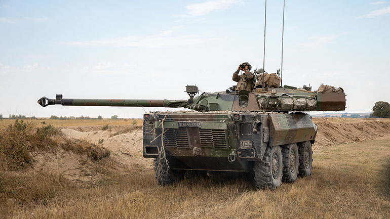 Η Γαλλία θα παραδώσει στην Ουκρανία ελαφρά άρματα μάχης